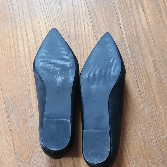 Black and Red Spiderweb Flats - Picture 2 of 3